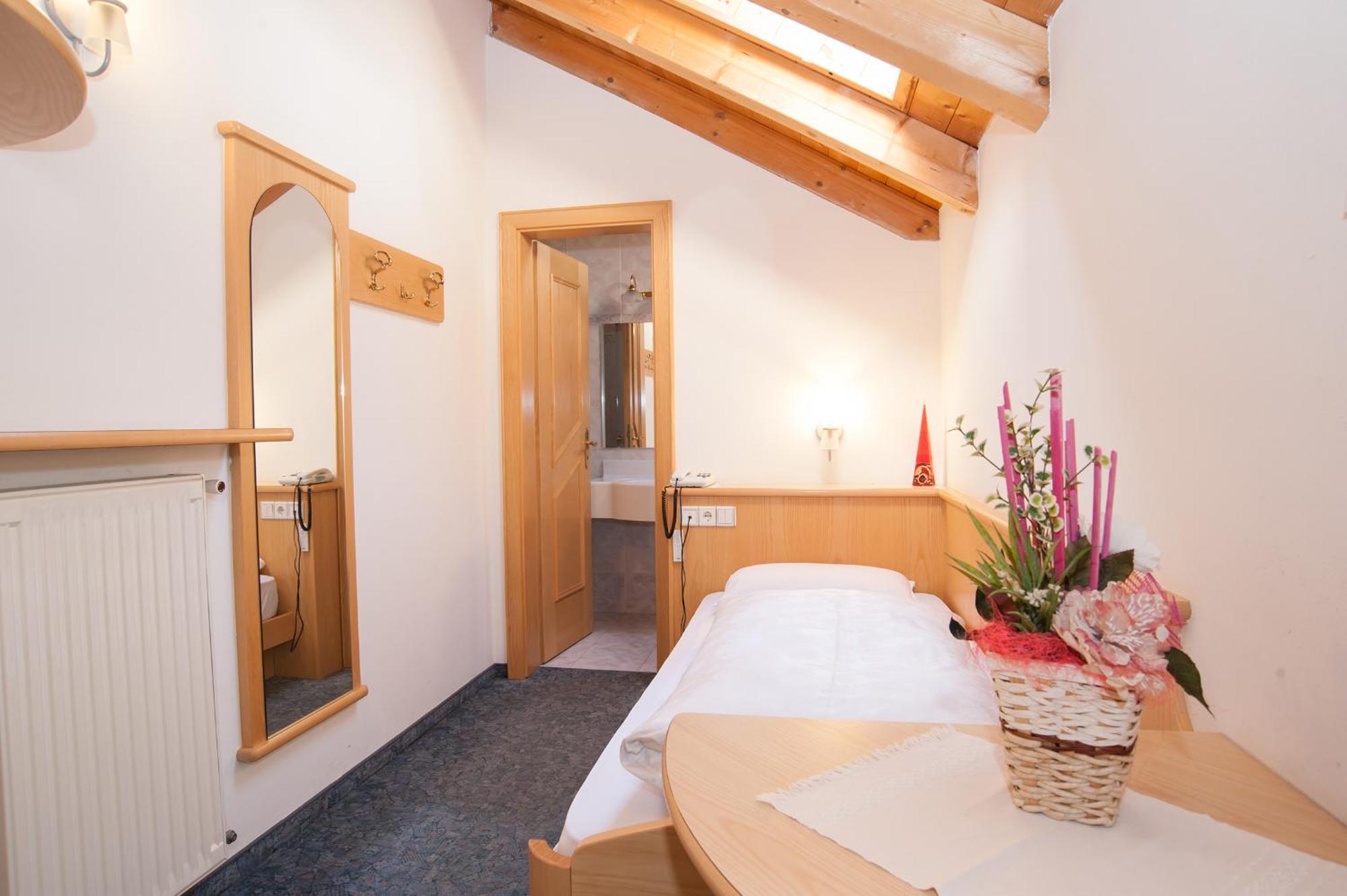 Hotel Vernel Santa Cristina Val Gardena Room photo